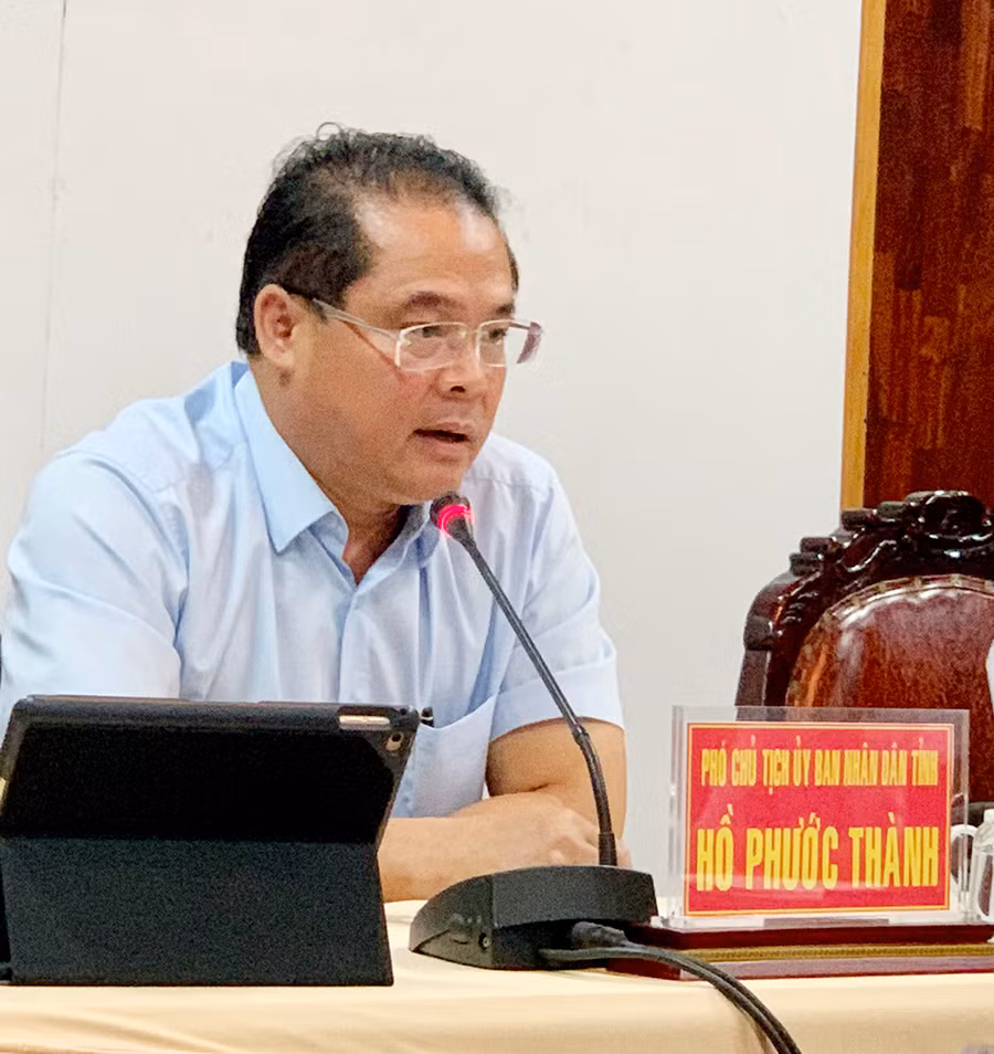 Phó Chủ tịch UBND tỉnh Hồ Phước Thành Phát biểu tham luận tại hội thảo. Ảnh: Hà Duy