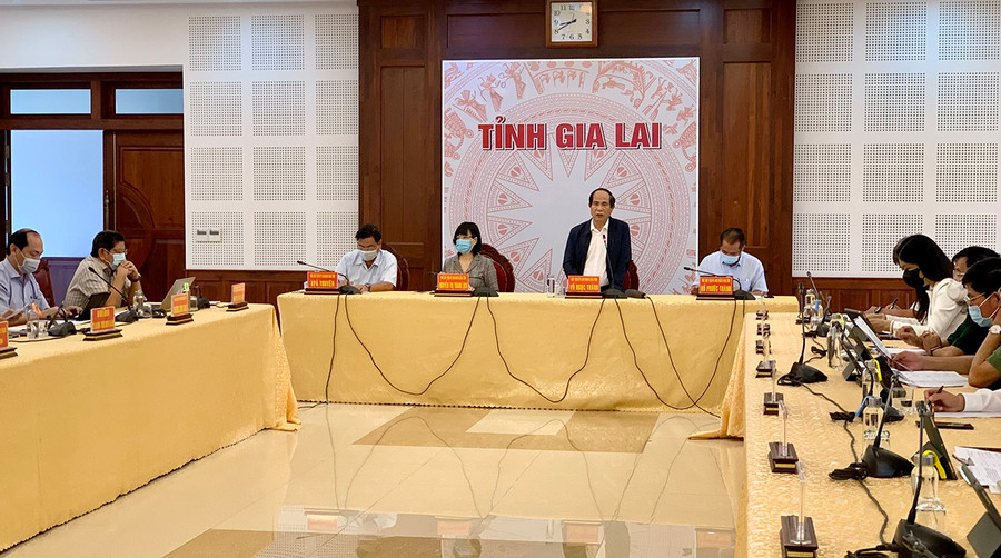 Ban Chỉ đạo phòng-chống dịch Covid-19 tỉnh họp trực tuyến với Ban Chỉ đạo các huyện, thị xã, thành phố về công tác phòng-chống dịch ngày 21-7-2021. Ảnh: Như Nguyện Đồng chí Võ Ngọc Thành - Phó Bí thư Tỉnh ủy, Chủ tịch UBND tỉnh làm Trưởng Ban chỉ đạo phòng-chống dịch Covid-19 của tỉnh Ảnh Như Nguyện