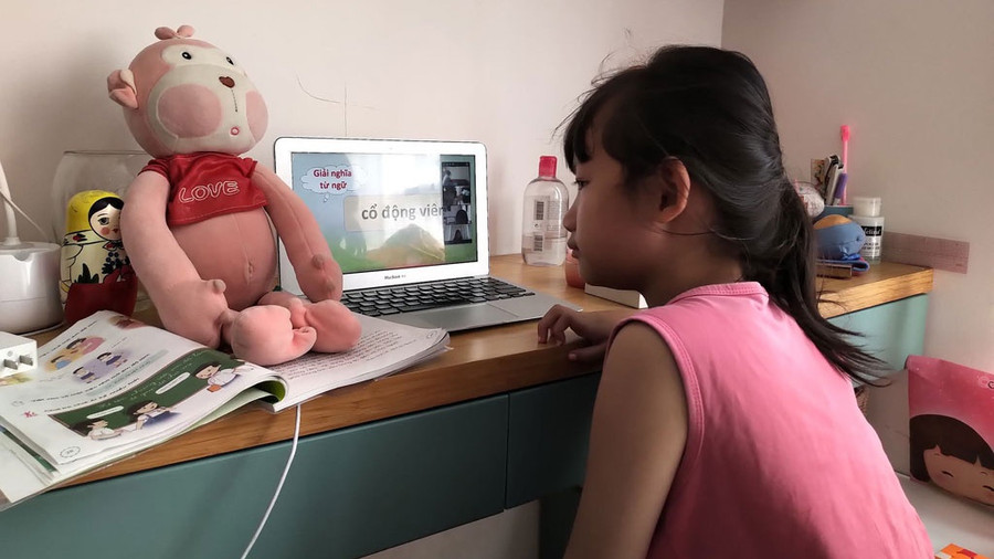 Hình thức học trực tuyến nên nhẹ nhàng, lôi cuốn, hấp dẫn như xem tranh, xem phim hoạt hình - Ảnh: Đ.N Hình thức học trực tuyến nên nhẹ nhàng, lôi cuốn, hấp dẫn như xem tranh, xem phim hoạt hình - Ảnh: Đ.N