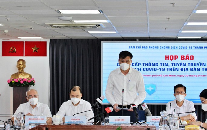  Phó Chủ tịch UBND TP HCM Lê Hòa Bình công bố chỉ thị mới của TP