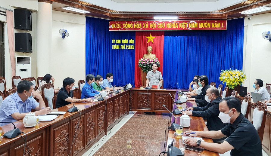  Quang cảnh buổi họp. Ảnh: Bá Bính