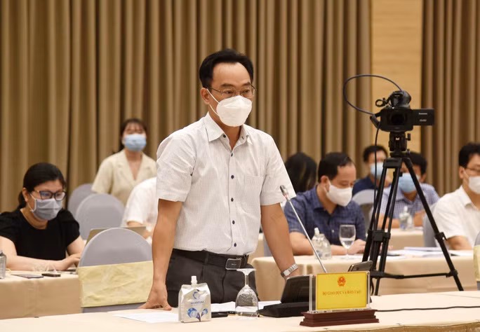  Thứ trưởng Bộ Giáo dục và Đào tạo Hoàng Minh Sơn trả lời báo chí tại buổi họp báo