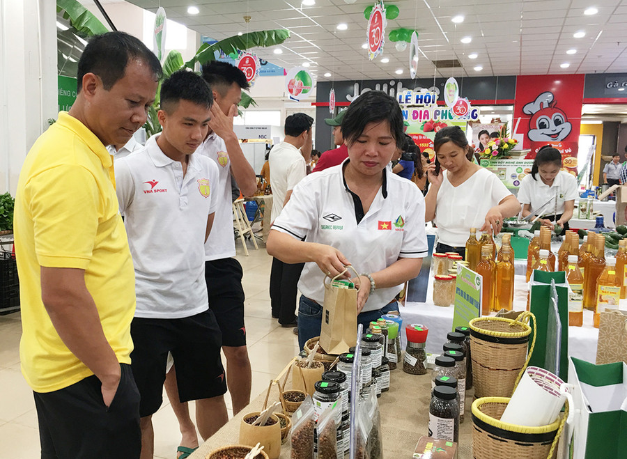 Tiêu hữu cơ Lệ Chí là một trong những sản phẩm có doanh số bán tốt thông qua sàn ocopgialai.vn (do Trung tâm Khuyến công và Xúc tiến thương mại Gia Lai quản trị). Ảnh: Hà Duy Tiêu hữu cơ Lệ Chí là một trong những sản phẩm có doanh số bán tốt thông qua sàn ocopgialai.vn (do Trung tâm Khuyến công và Xúc tiến thương mại Gia Lai quản trị). Ảnh: Hà Duy