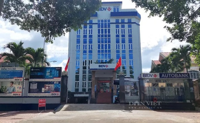 BIDV TX.Buôn Hồ đang bị nghi ngờ đưa nhiều người thân không thuộc diện ưu tiên vào tiêm vaccine. Ảnh: Duy Hậu