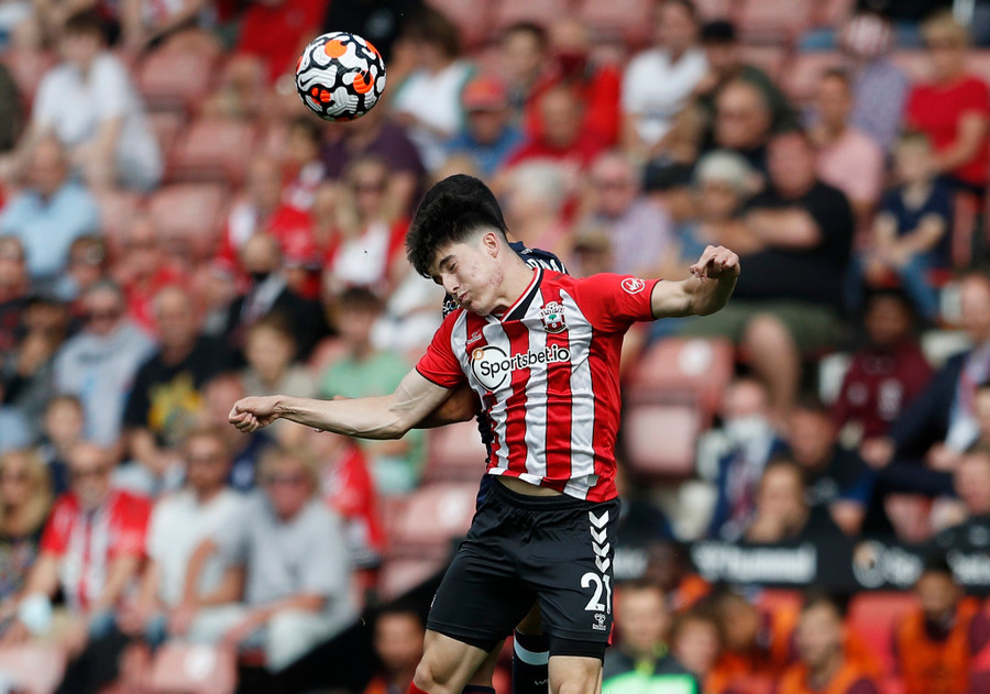 Southampton có lối chơi khó chịu, hứa hẹn gây khó khăn cho Man City. Ảnh: Reuters