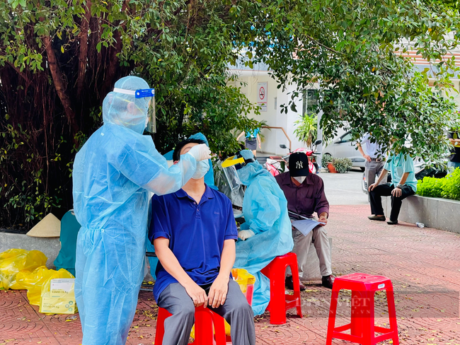 Các doanh nghiệp kiến nghị Bình Dương công nhận kết quả xét nghiệm nhanh của công ty cho các công nhân. Ảnh: V.D Các doanh nghiệp kiến nghị Bình Dương công nhận kết quả xét nghiệm nhanh của công ty cho các công nhân. Ảnh: V.D