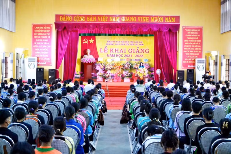  Khai giảng năm học mới ở Trường THPT Dân tộc nội trú tỉnh Lào Cai. (Ảnh: Mai Tú)