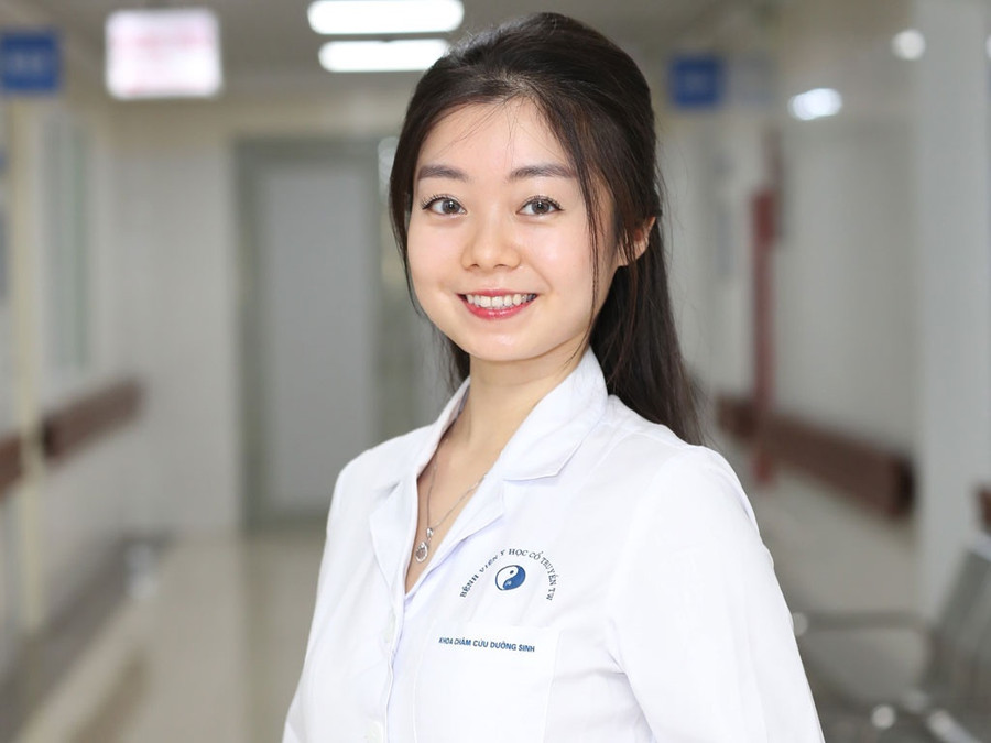 Bác sĩ quản lý Hà Thị Hương Giang
