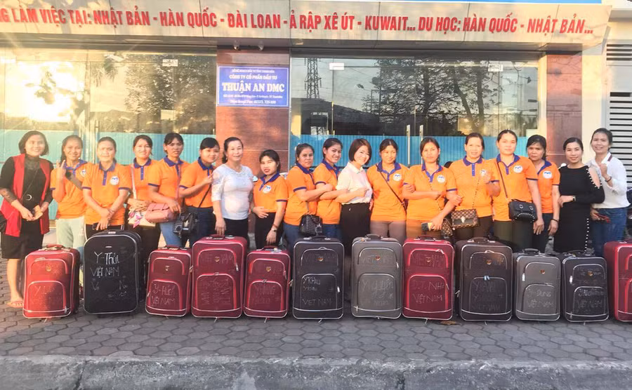 Huyện Chư Pưh phối hợp với doanh nghiệp đưa người dân đi XKLĐ (ảnh chụp trước tháng 4-2021). Ảnh: Thiên Di