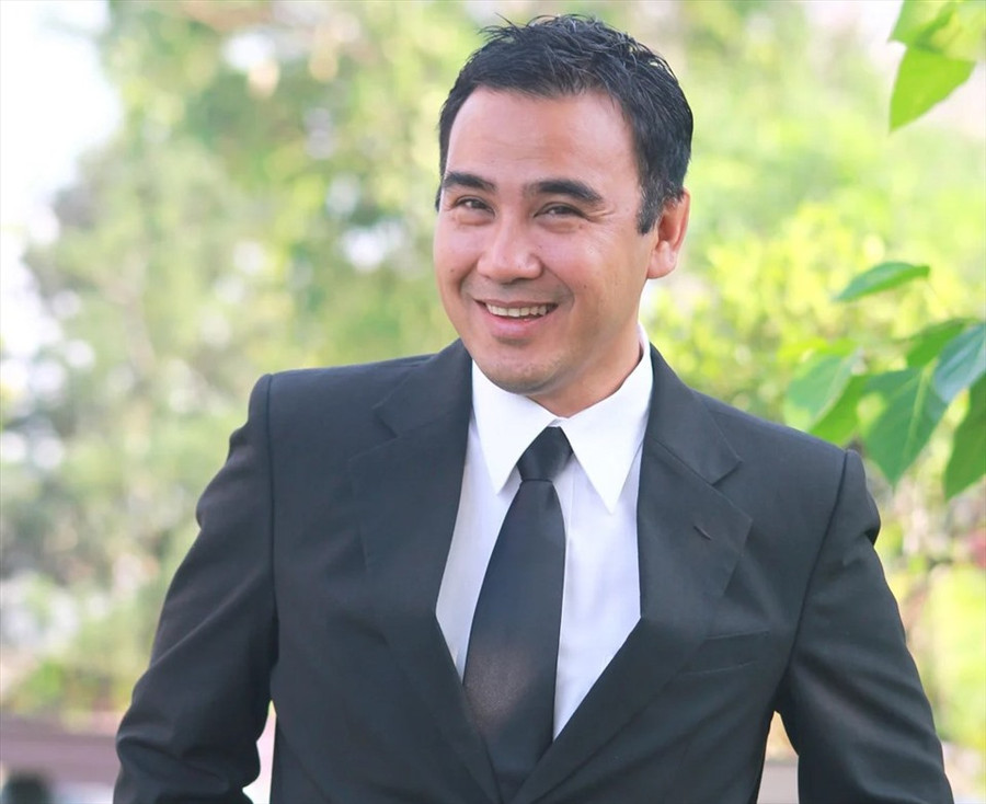 MC Quyền Linh thay người dân bày tỏ nguyện vọng gửi đến cơ quan chức năng. Ảnh: NVCC