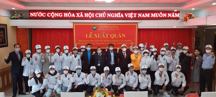 Đoàn tình nguyện 