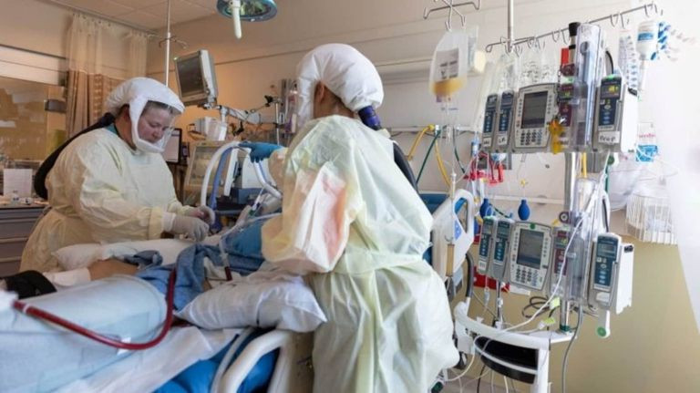  Biến thể Delta, được phát hiện lần đầu tiên ở Ấn Độ, hiện nay trở thành biến thể chiếm ưu thế trên toàn cầu. Ảnh: Reuters