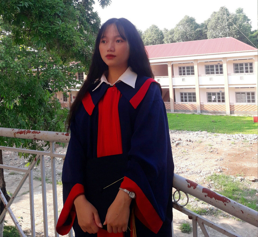 Hoàng Thị Ngọc, tân thủ khoa của Trường ĐH Sư phạm TP.HCM. Ảnh: NVCC