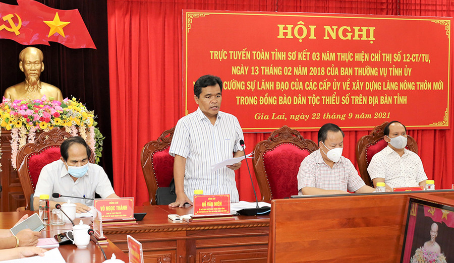 Đồng chí Hồ Văn Niên-Ủy viên Ban Chấp hành Trung ương Đảng, Bí thư Tỉnh ủy, Chủ tịch HĐND tỉnh phát biểu chỉ đạo hội nghị. Ảnh: Phương Linh Đồng chí Hồ Văn Niên-Ủy viên Ban Chấp hành Trung ương Đảng, Bí thư Tỉnh ủy, Chủ tịch HĐND tỉnh phát biểu chỉ đạo hội nghị. Ảnh: Phương Linh