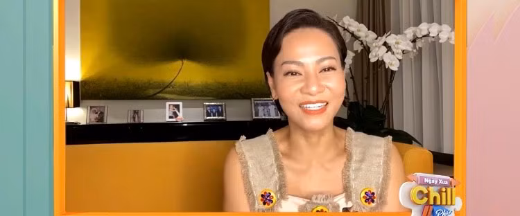 Thu Minh kể lại những kỷ niệm trong sự nghiệp ca hát. Ảnh: VTV