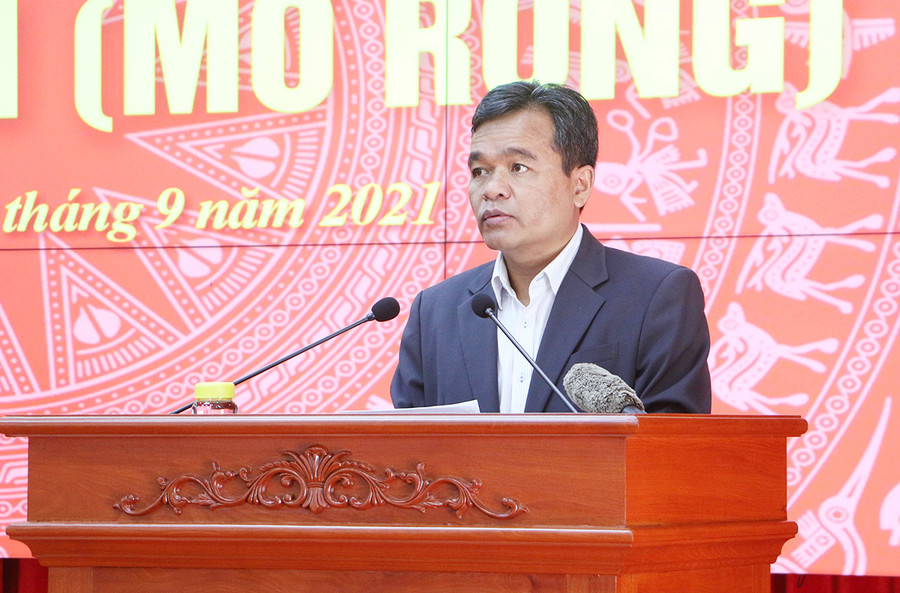 Đồng chí Hồ Văn Niên-Ủy viên Ban Chấp hành Trung ương Đảng, Bí thư Tỉnh ủy, Chủ tịch HĐND tỉnh phát biểu khai mạc hội nghị. Ảnh: Quang Tấn Đồng chí Hồ Văn Niên-Ủy viên Ban Chấp hành Trung ương Đảng, Bí thư Tỉnh ủy, Chủ tịch HĐND tỉnh phát biểu khai mạc hội nghị. Ảnh: Quang Tấn