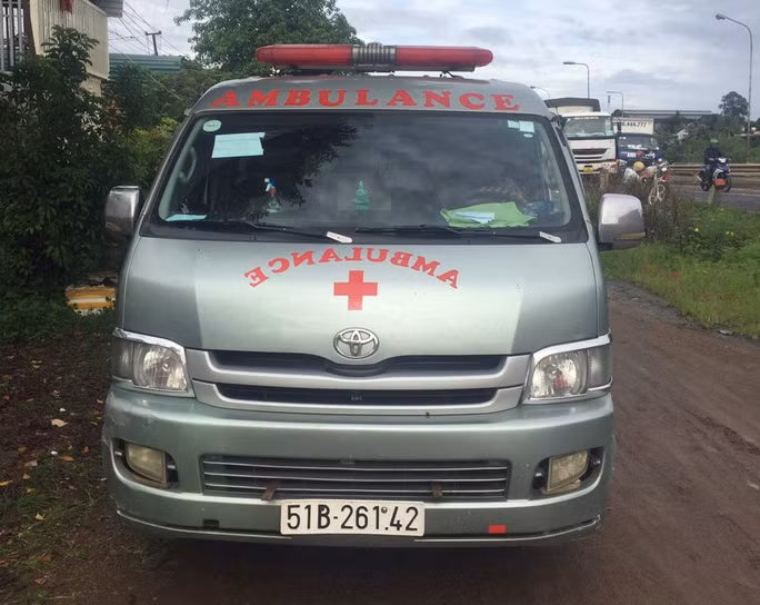 Phát hiện nhiều trường hợp lợi dụng xe cứu thương chở người từ vùng có dịch về