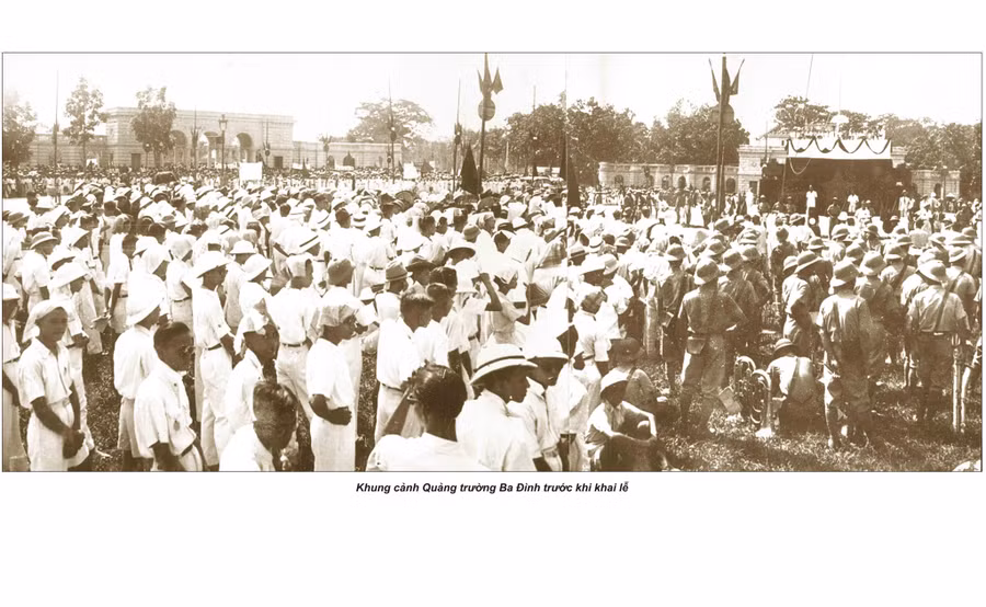 Quang cảnh trước buổi lễ công bố Tuyên ngôn độc lập - Ảnh Bảo tàng Lịch sử quốc gia