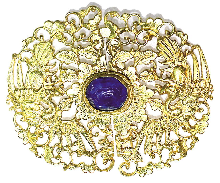 Cúc áo nhật bình của triều Nguyễn. Ảnh nguồn: Bảo tàng cổ vật Cung đình Huế Cúc áo nhật bình của triều Nguyễn. Ảnh nguồn: BẢO TÀNG CỔ VẬT CUNG ĐÌNH HUẾ