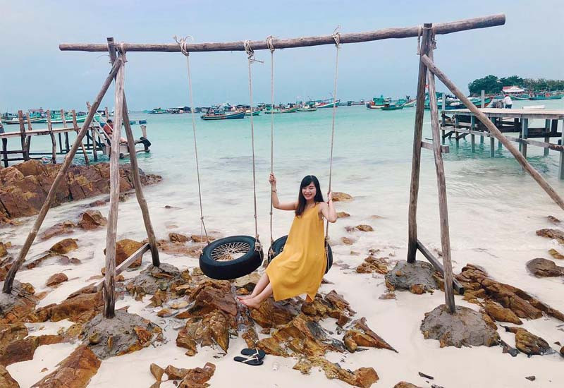 Bắt đầu buổi sáng thức dậy tại bãi biển Nam Du. Ảnh: Du lịch Việt