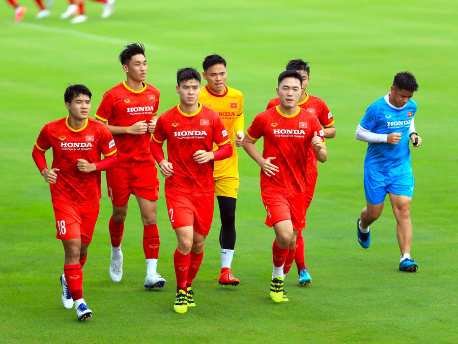 Trở lại tuyển Việt Nam là phần thưởng xứng đáng cho ý chí của Nguyên Mạnh. Ảnh: VFF