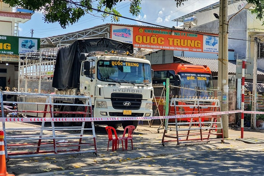Tài xế nhà xe Quốc Trung bị bắt giam vì làm lây lan dịch COVID-19. Ảnh: Huỳnh Hải. Tài xế nhà xe Quốc Trung bị bắt giam vì làm lây lan dịch COVID-19. Ảnh: Huỳnh Hải.