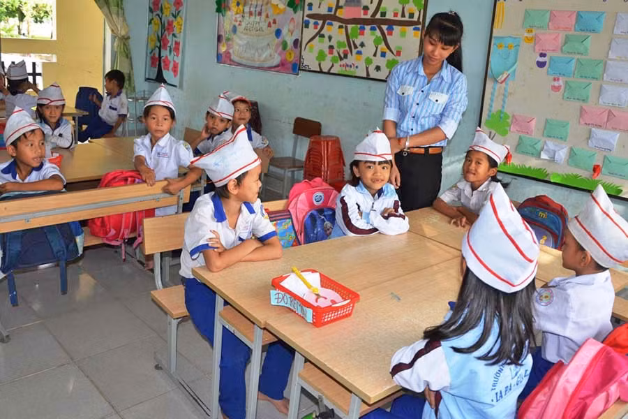 Một tiết học của cô và trò Trường Tiểu học Võ Thị Sáu, xã Chư Răng, huyện Ia Pa (ảnh chụp trước tháng 4-2021). Ảnh: Trần Dung