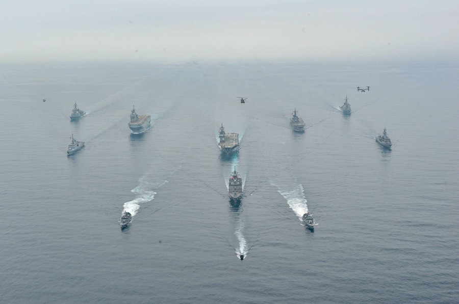 Tàu chiến Úc cùng tàu chiến các nước Mỹ, Pháp, Nhật trong một cuộc tập trận chung ở Đông Bắc Á. Ảnh: Hải Quân Úc Tàu chiến Úc cùng tàu chiến các nước Mỹ, Pháp, Nhật trong một cuộc tập trận chung ở Đông Bắc Á. Ảnh: Hải Quân Úc