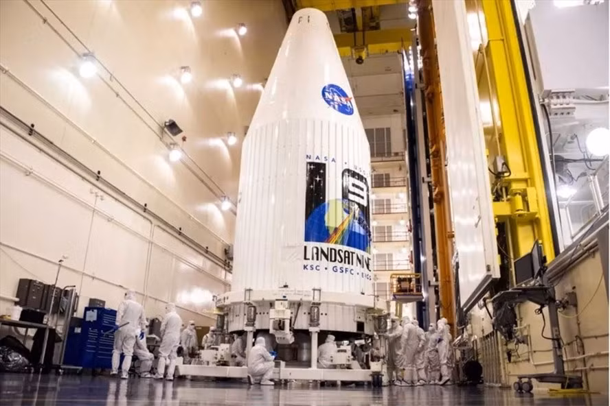 Vệ tinh Lansat 9 của NASA tại Căn cứ Lực lượng Không gian Vũ trụ Vandenberg ở California. Ảnh: NASA