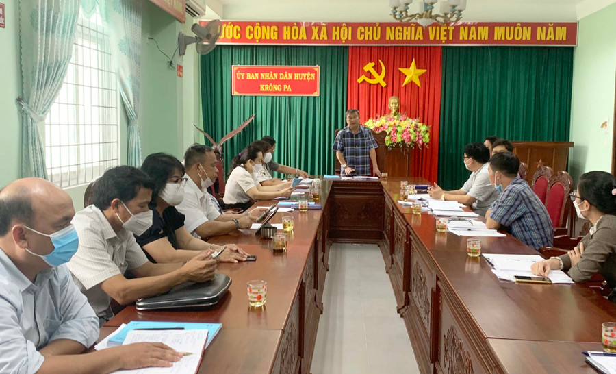 Quang cảnh buổi làm việc của đoàn giám sát Ban Pháp chế HĐND tỉnh tại huyện Krông Pa. Ảnh: Vũ Chi Quang cảnh buổi làm việc của đoàn giám sát Ban Pháp chế HĐND tỉnh tại huyện Krông Pa. Ảnh: Vũ Chi