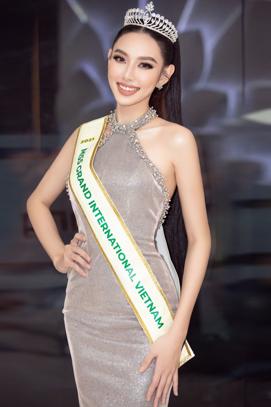 Thùy Tiên đang dốc sức với hành trình chinh phục được vương miện Miss Grand International 2021. Ảnh: Sen Vàng