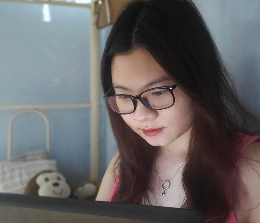 Tuyết Nhung quyết tâm tham gia hỗ trợ các trường hợp F0 cần oxy. Ảnh: NVCC