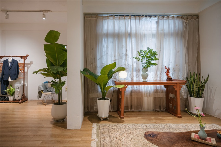 Các vật liệu như nhựa, gỗ công nghiệp, đá nhân tạo, các loại keo dán, phun sơn được hạn chế tối đa.