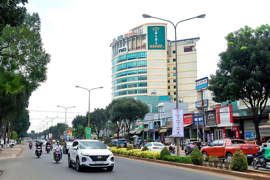Dừng thực hiện các biện pháp giãn cách xã hội theo Chỉ thị 16 tại TP. Pleiku. Ảnh: Đức Thụy Một góc đô thị Pleiku hôm nay. Ảnh: Đức Thụy