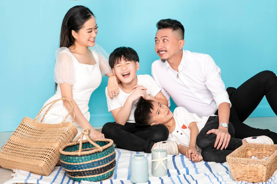 Nữ diễn viên cho biết cô và ông xã luôn thấu hiểu tính chất công việc của nhau. Ảnh: FBNV