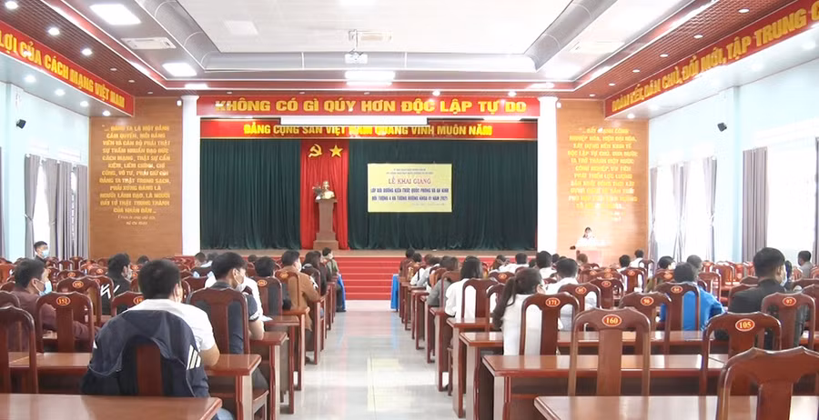 Quang cảnh lớp bồi dưỡng. Ảnh: Mỹ Đức Quang cảnh lớp bồi dưỡng. Ảnh: Mỹ Đức