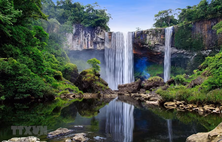 Kỳ quan thác 50 trong khu Cao nguyên Kon Hà Nừng. (Ảnh: TTXVN phát)