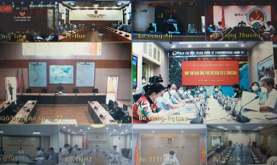  Họp chỉ đạo ứng phó với bão số 5 (Bão Côn Sơn) chiều 11/9. Ảnh: Chụp màn hình
