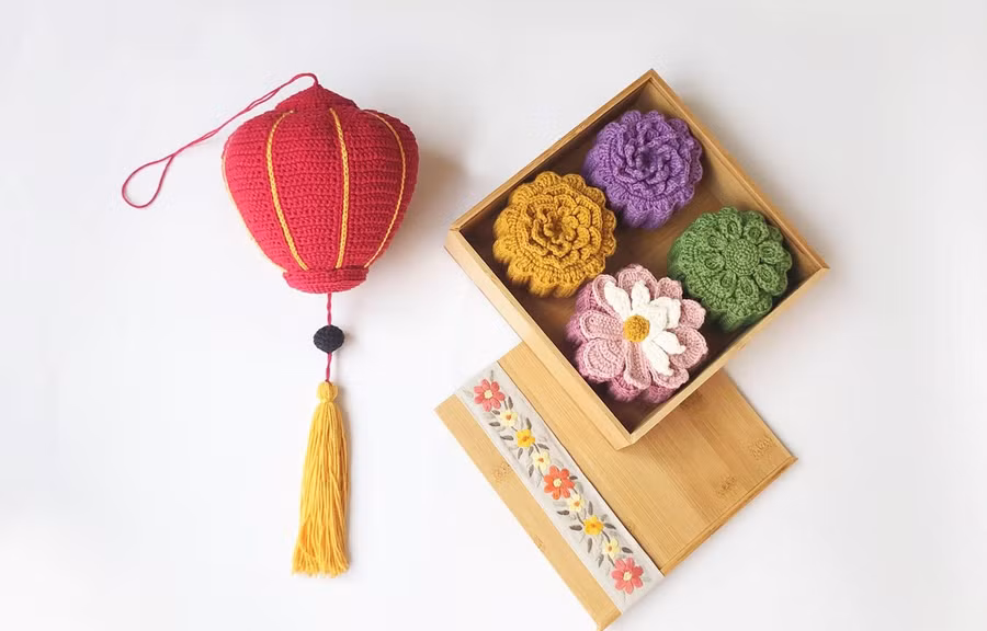 Hộp bánh Trung Thu độc đáo mất gần hai tháng mới hoàn thành của chị Nguyễn Thu Thảo. (Ảnh: NVCC)