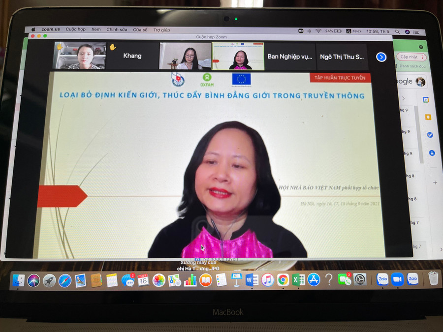 Lớp tập huấn về loại bỏ định kiến giới, thúc đẩy bình đẳng giới diễn ra trên Zoom. (Ảnh chụp màn hình: Hoàng Ngọc) Lớp tập huấn về loại bỏ định kiến giới, thúc đẩy bình đẳng giới diễn ra trên Zoom. (Ảnh chụp màn hình: Hoàng Ngọc)
