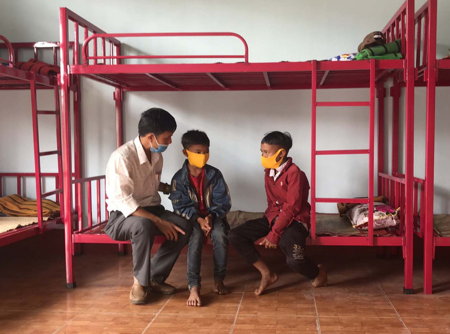 Nhà nội trú của Trường Tiểu học và THCS Đak Jơ Ta (huyện Mang Yang) được Dự án “Sức mạnh 2000” xây tặng. Ảnh: Thủy Bình