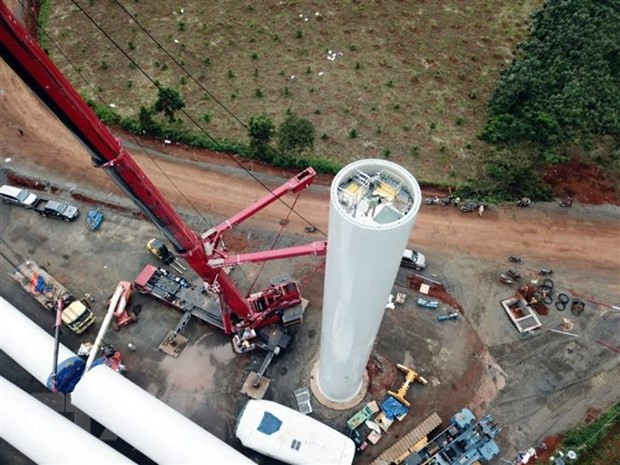 Thi công dự án điện gió Nam Bình 1. (Ảnh minh họa: Hưng Thịnh/TTXVN) Thi công dự án điện gió Nam Bình 1. (Ảnh minh họa: Hưng Thịnh/TTXVN)