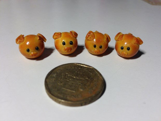 Những chiếc bánh nướng hình chú lợn của chị Nguyễn Như Quỳnh. (Ảnh: NVCC)