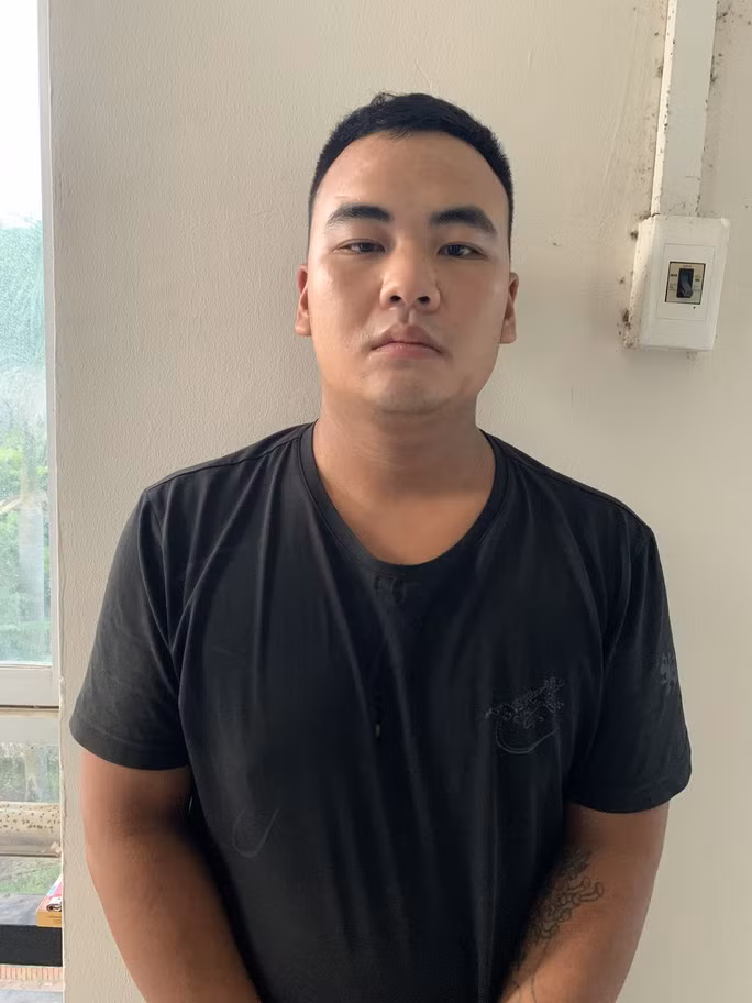 Hứa Văn Yên tại cơ quan công an. Ảnh: Công an cung cấp