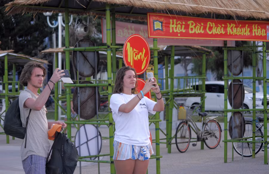 Tỉnh Khánh Hòa chỉ đạo ngành văn hóa nghiên cứu thêm các dịch vụ đặc trưng địa phương, vùng miền để phục vụ du khách quốc tế. Ảnh: Hiền Lương