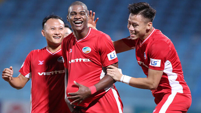 Quế Ngọc Hải và Trọng Hoàng đã góp công lớn cùng Viettel FC vô địch V.League 2020. Ảnh: VPF Quế Ngọc Hải và Trọng Hoàng đã góp công lớn cùng Viettel FC vô địch V.League 2020. Ảnh: VPF