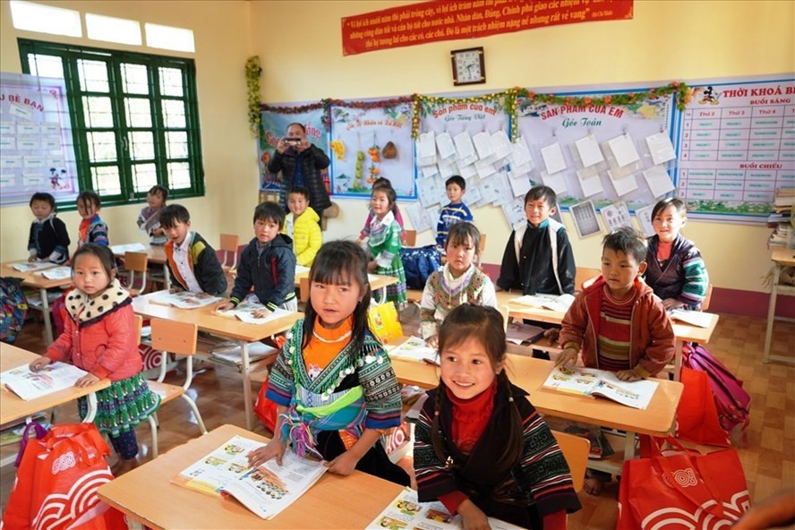 Thủ tướng Phạm Minh Chính kêu gọi hỗ trợ máy tính cho học sinh học trực tuyến. Ảnh: Thanh Tân  Thủ tướng Phạm Minh Chính kêu gọi hỗ trợ máy tính cho học sinh học trực tuyến. Ảnh: Thanh Tân