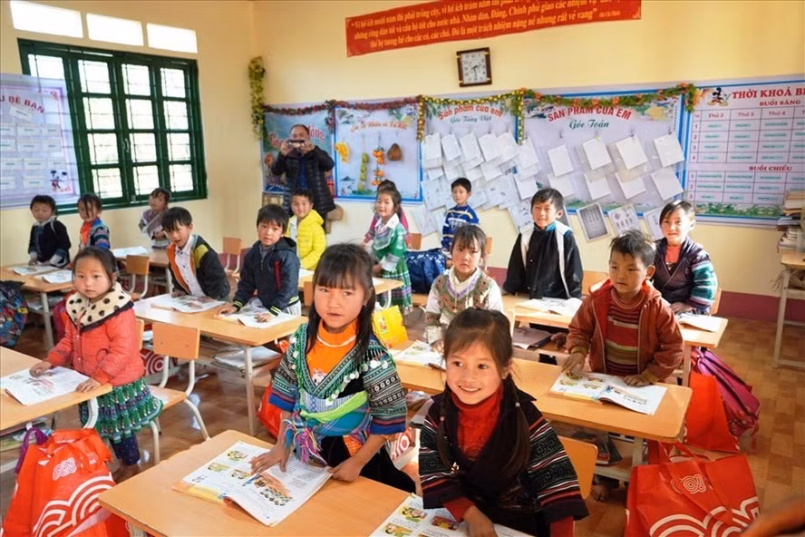  Thủ tướng Phạm Minh Chính kêu gọi hỗ trợ máy tính cho học sinh học trực tuyến. Ảnh: Thanh Tân