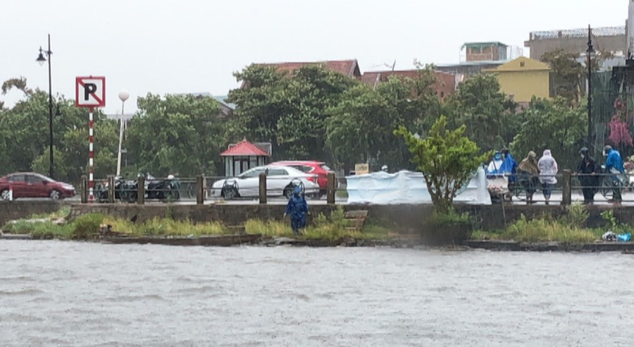 Khu vực phát hiện thi thể nổi trên sông Hương. Ảnh: C.A