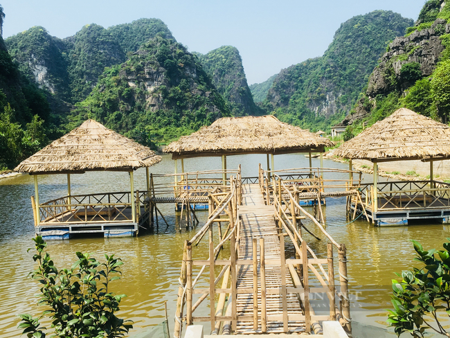 Cách khu, điểm tham quan du lịch vắng khách do ảnh hưởng bởi dịch Covid-19. Ảnh: Vũ Thượng